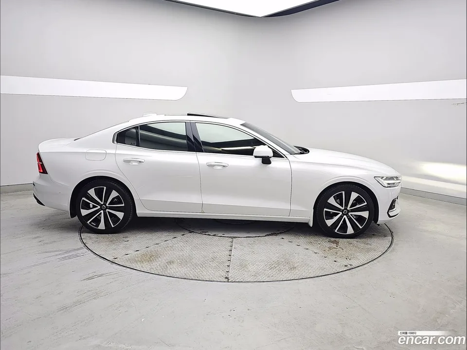 Volvo S60 B5 2024 — миниатюра 3