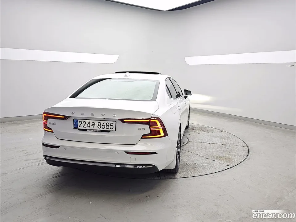Volvo S60 B5 2024 — миниатюра 4