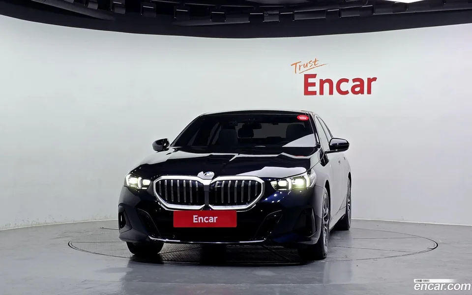 BMW 5 Series 520i M 2025 — миниатюра 3