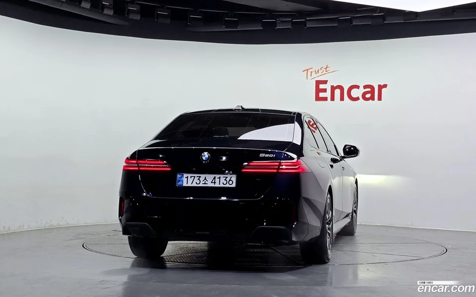 BMW 5 Series 520i M 2025 — миниатюра 4