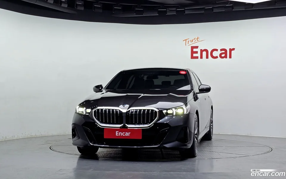 BMW 5 Series 520i M 2024 — миниатюра 3