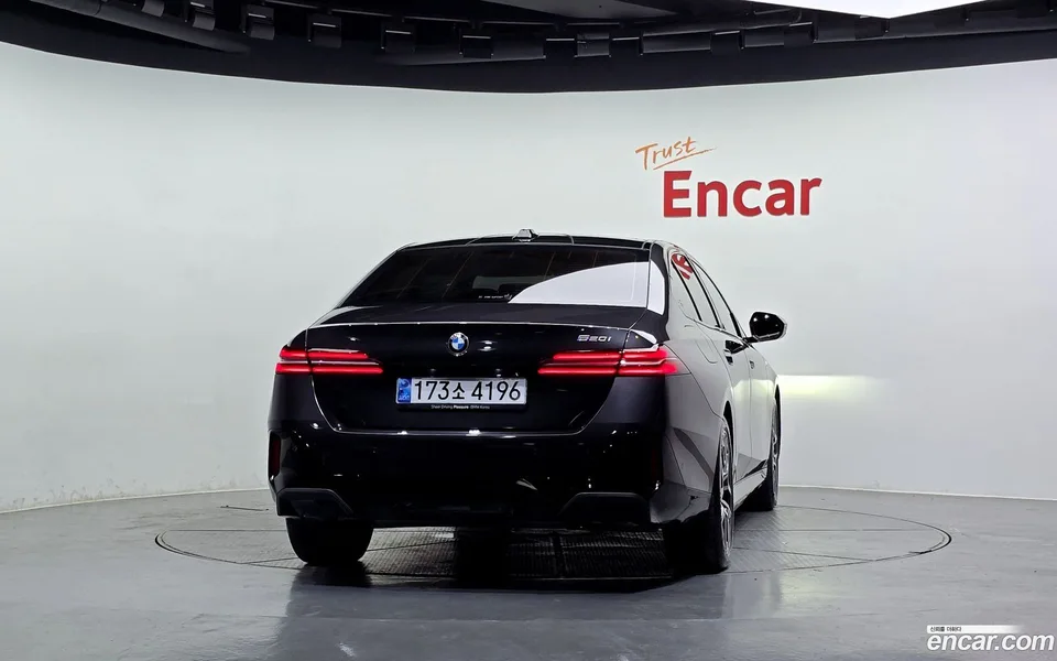 BMW 5 Series 520i M 2024 — миниатюра 4