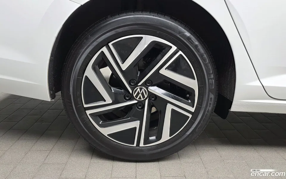 Volkswagen Jetta 1.5 TSI 2023 — миниатюра 5