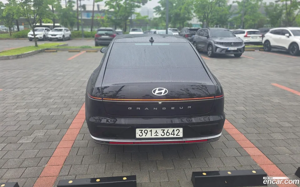 Hyundai Grandeur 2.5 2WD 2023 — thumbnail 2