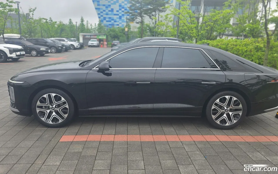 Hyundai Grandeur 2.5 2WD 2023 — thumbnail 3