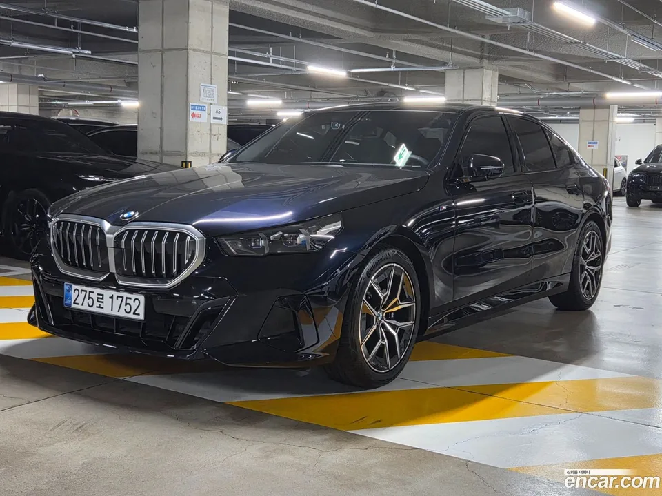 BMW 5 Series 523d M 2025 — фото 1, купить с доставкой в Москву