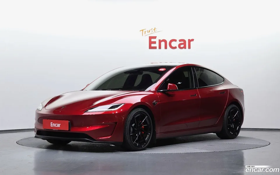 Tesla Model 3 2024
