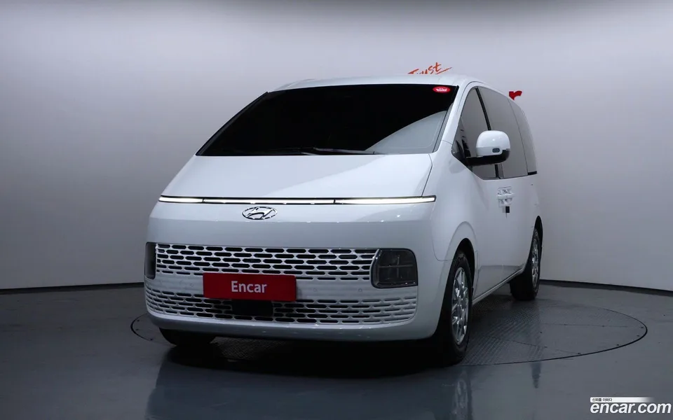 Hyundai Staria L3.5 3 2023 — миниатюра 3