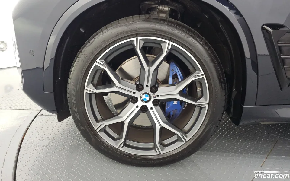 BMW X5 xDrive 40i M 2025 — миниатюра 2