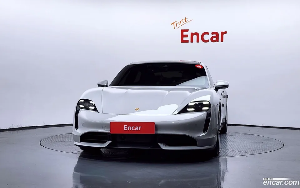 Porsche Taycan 2024 — миниатюра 3