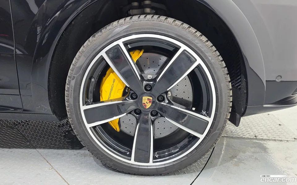 Porsche Cayenne 4.0 2022 — миниатюра 2
