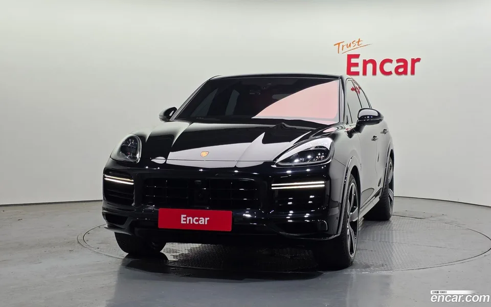 Porsche Cayenne 4.0 2022 — миниатюра 3