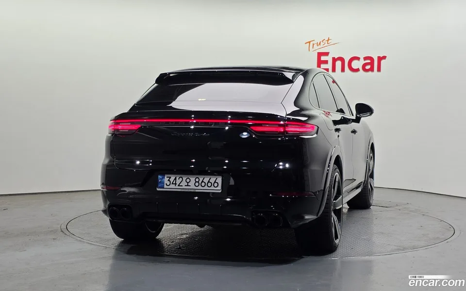 Porsche Cayenne 4.0 2022 — миниатюра 4