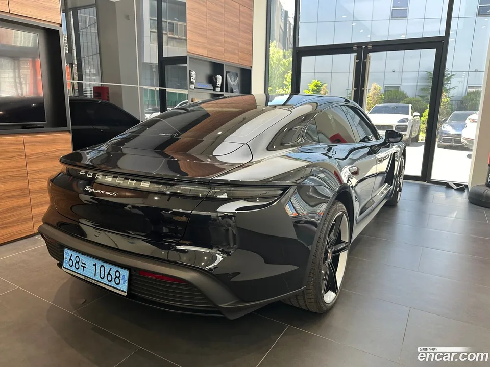 Porsche Taycan 4S 2024 — thumbnail 4