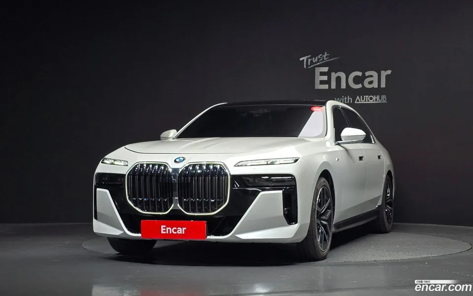 BMW 7 Series 740i xDrive M 2025 — миниатюра 3
