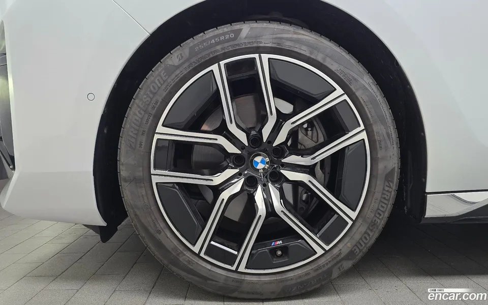 BMW 7 Series 740i xDrive M 2025 — миниатюра 5