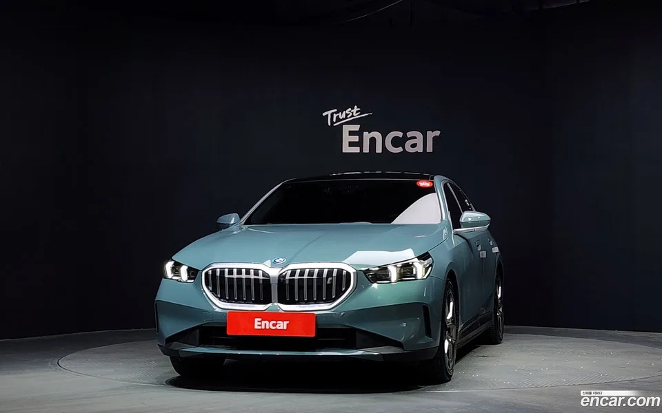 BMW i5 eDrive 40 2024 — thumbnail 3