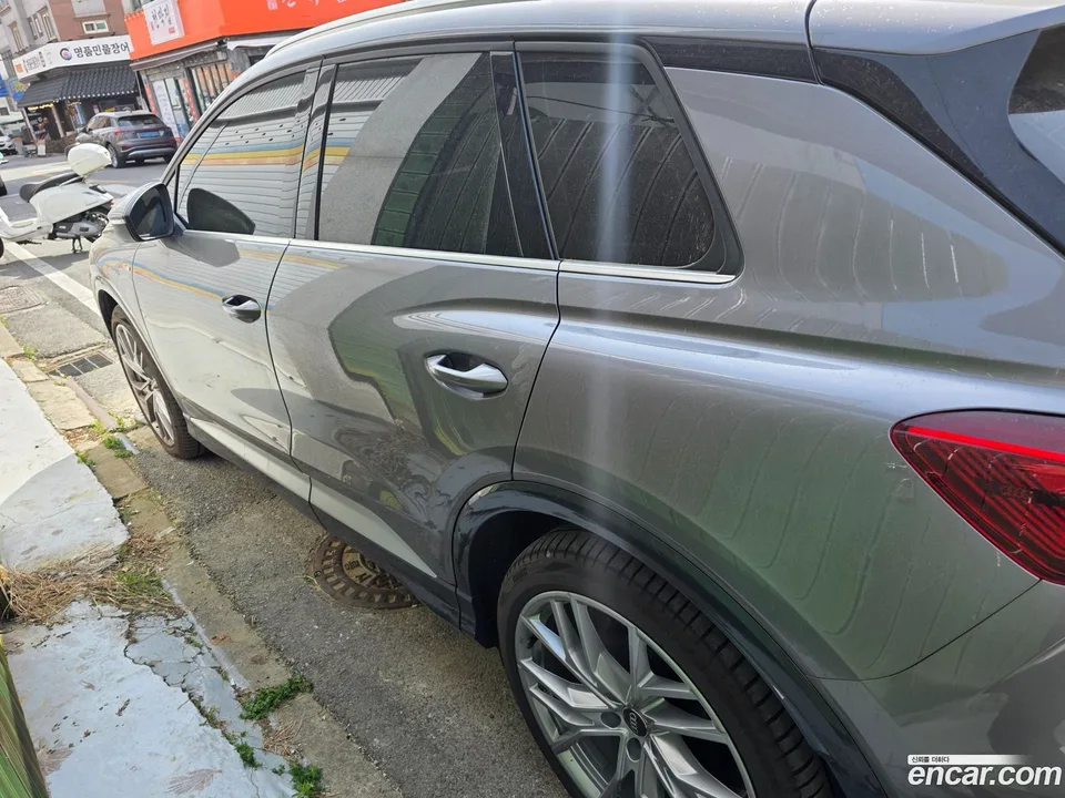 Audi Q4 e-tron 45 2025 — миниатюра 3