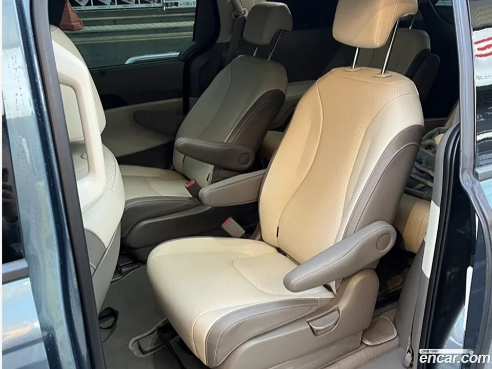 Kia Carnival 9 2024 — thumbnail 2