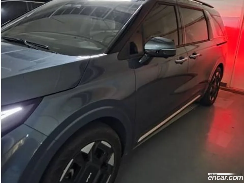 Kia Carnival 9 2024 — thumbnail 3