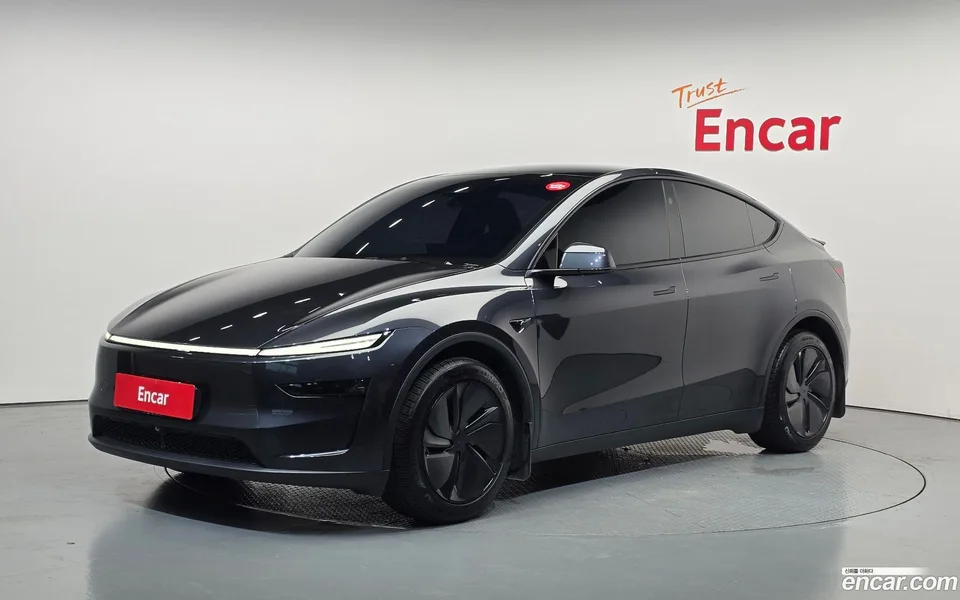 Tesla Model Y 2025