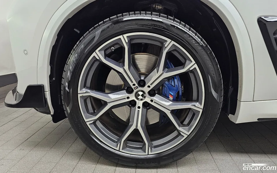 BMW X5 xDrive 40i M 2025 — миниатюра 5