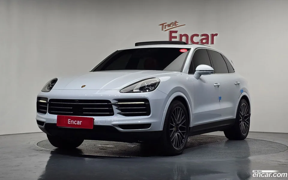 Porsche Cayenne 3.0 2022 — photo 1, buy with delivery to Moscow