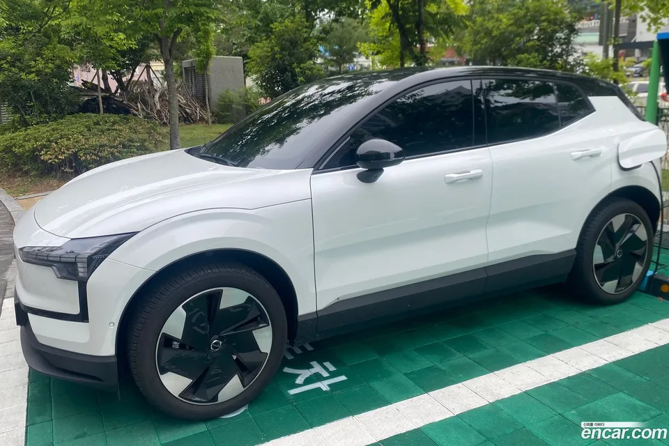 Volvo EX30 2026 — миниатюра 5