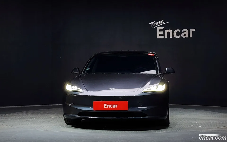 Tesla Model 3 AWD 2024 — миниатюра 3
