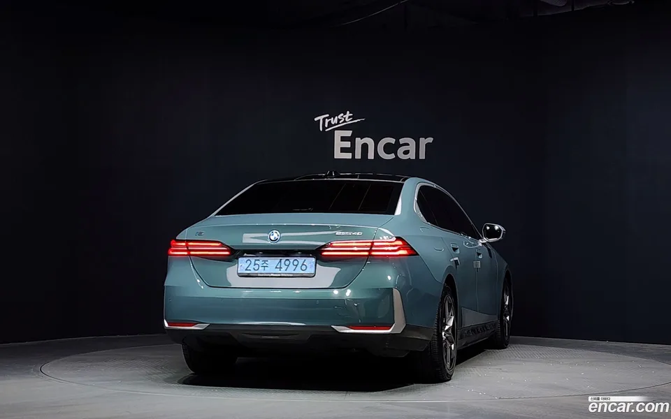 BMW i5 eDrive 40 2024 — thumbnail 4