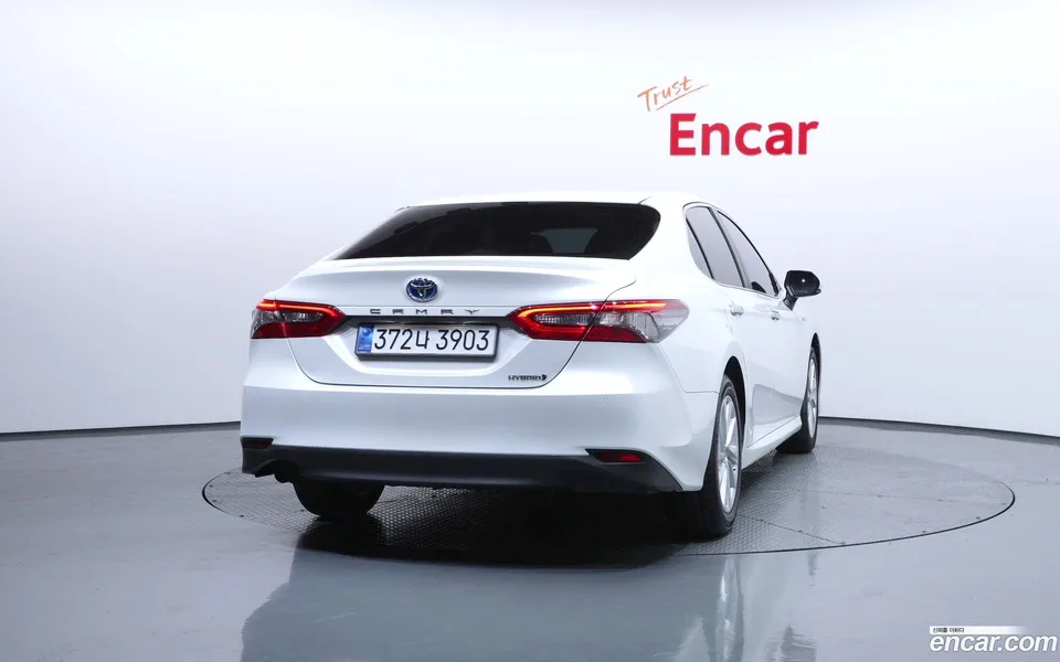 Toyota Camry 2.5 LE 2023 — миниатюра 4