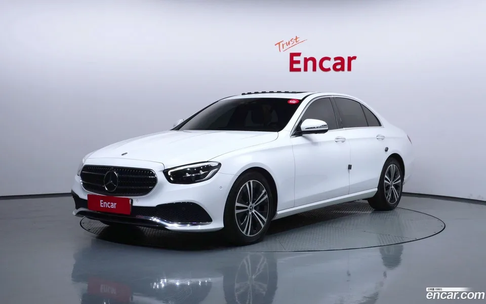 Mercedes-Benz E-Class 2022