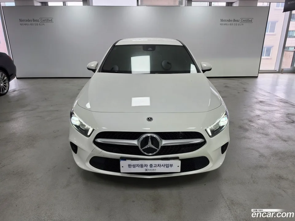 Mercedes-Benz A-Class A220 2022 — thumbnail 3