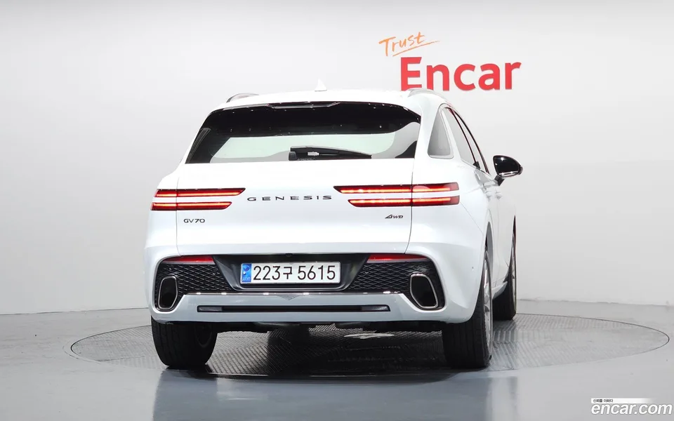 Genesis GV70 2.5T AWD 2023 — thumbnail 4