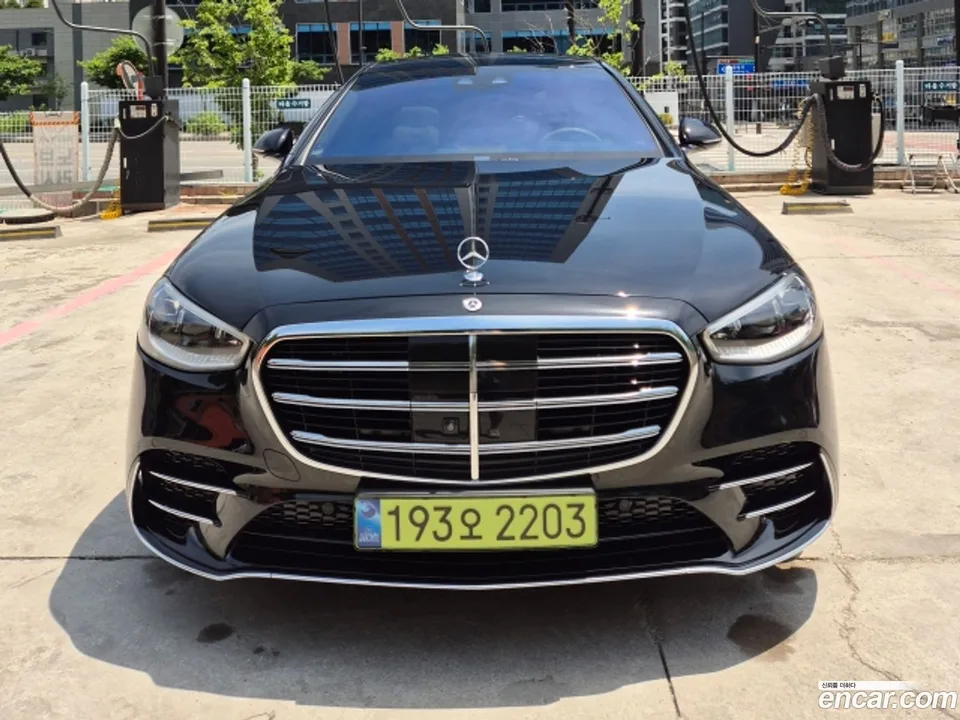 Mercedes-Benz S-Class 2023