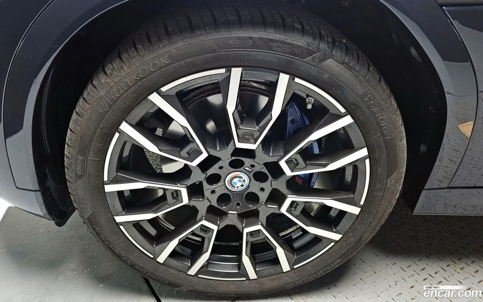 BMW X6 xDrive40i M 2025 — thumbnail 2