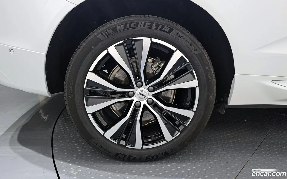 Volvo XC60 B6 2025 — миниатюра 2