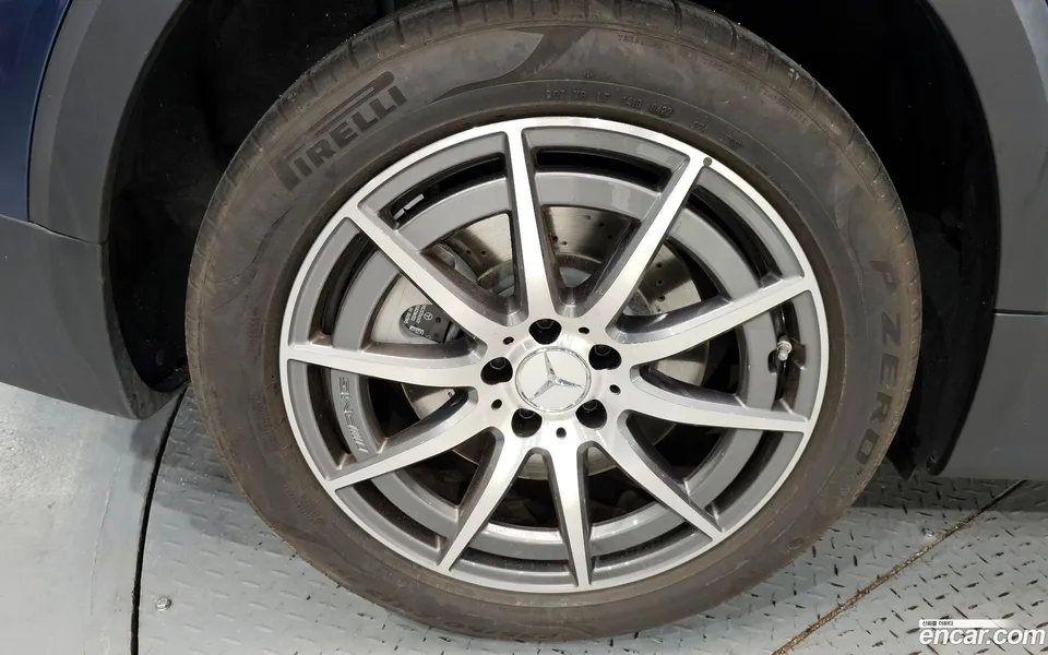 Mercedes-Benz GLB-Class AMG GLB35 4MATIC 2022 — миниатюра 2