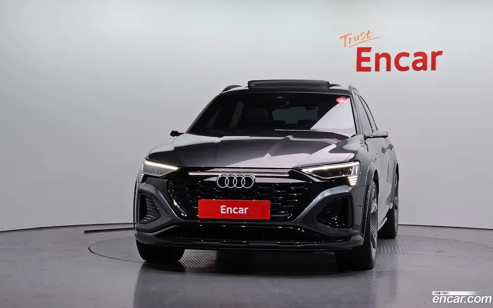 Audi SQ8 e- 2024 — миниатюра 3