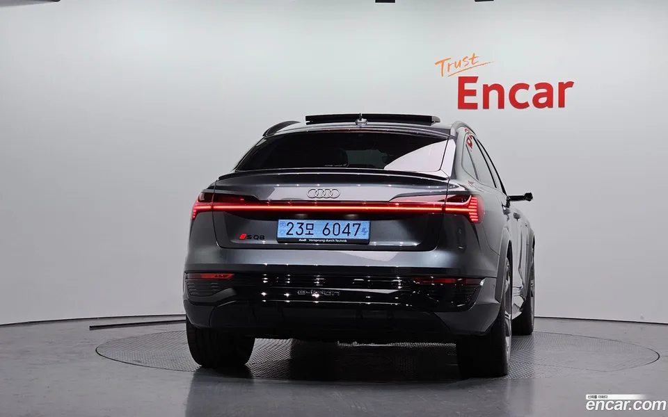 Audi SQ8 e- 2024 — миниатюра 4