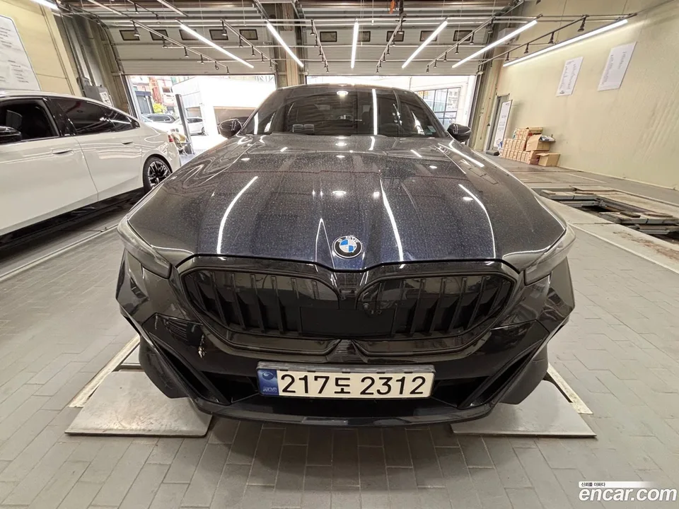 BMW 5 Series 520i 2024 — photo 1, buy with delivery to Moscow