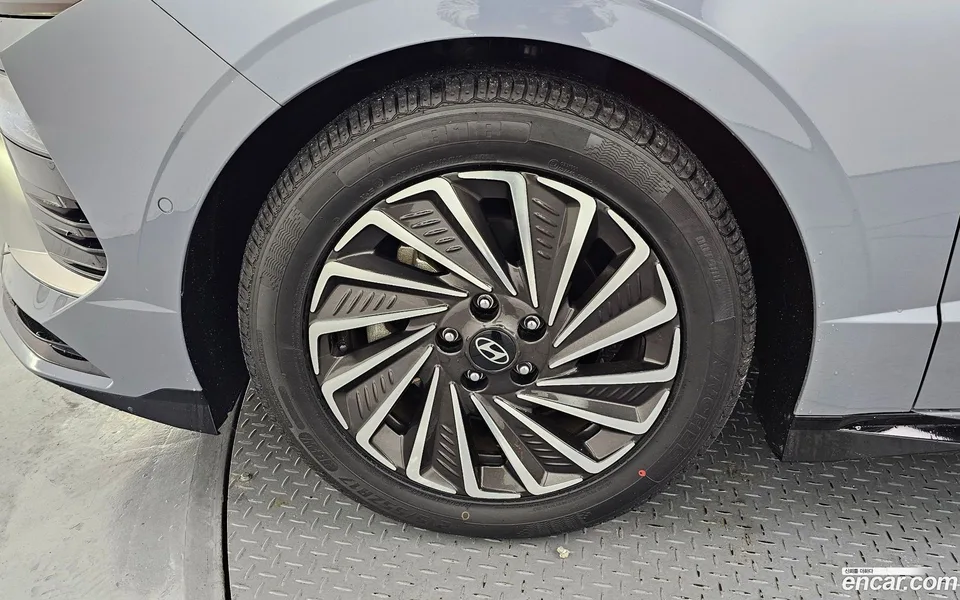 Hyundai Sonata The Edge Hybrid 2024 — миниатюра 5