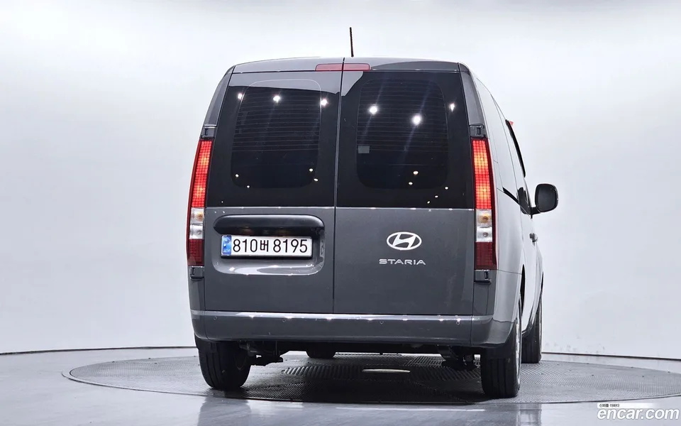 Hyundai Staria L3.5 5 2024 — миниатюра 4