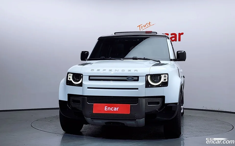 Land Rover Defender 110 P300 X- SE 2024 — миниатюра 3