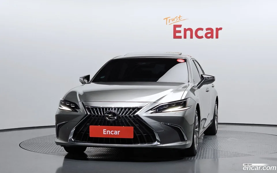 Lexus ES 300h 2023 — миниатюра 3