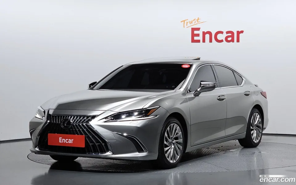 Lexus ES 300h 2023