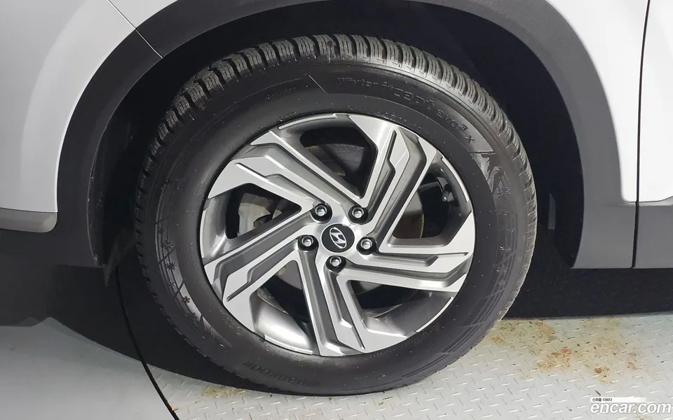 Hyundai SantaFe 2.2 2WD 2023 — миниатюра 5
