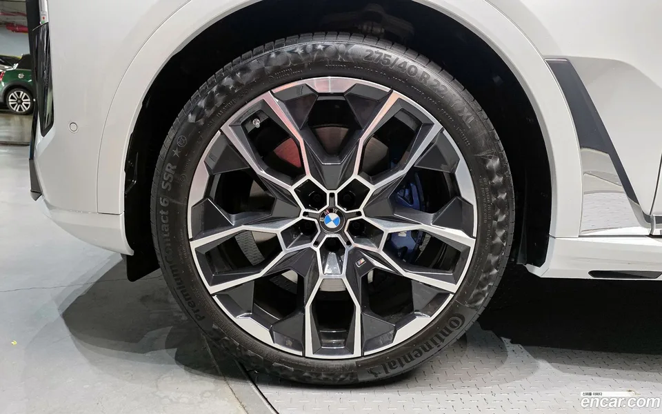 BMW X7 xDrive 40i M 7 2025 — миниатюра 5