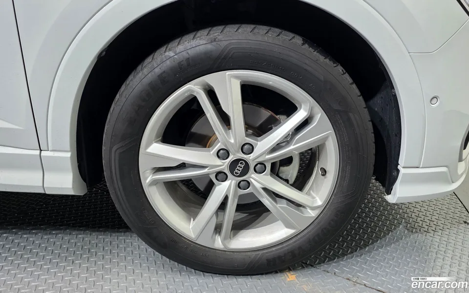 Audi Q3 35 TDI 2023 — миниатюра 2
