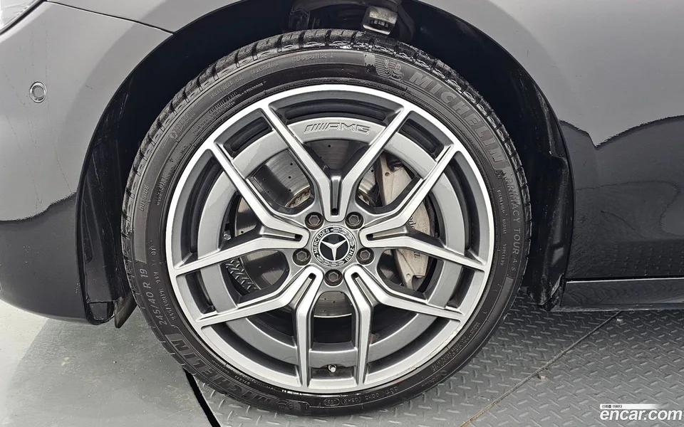 Mercedes-Benz E-Class E220d 4MATIC AMG Line 2023 — миниатюра 2